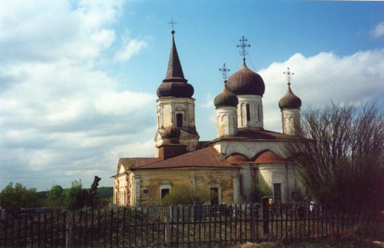 Тверская область - Старицкий район - Иваниши. Церковь Успения